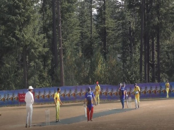    Unity Cricket Tournament organized by Indian Army concludes in North Kashmir on Sunday. Photo/ANI