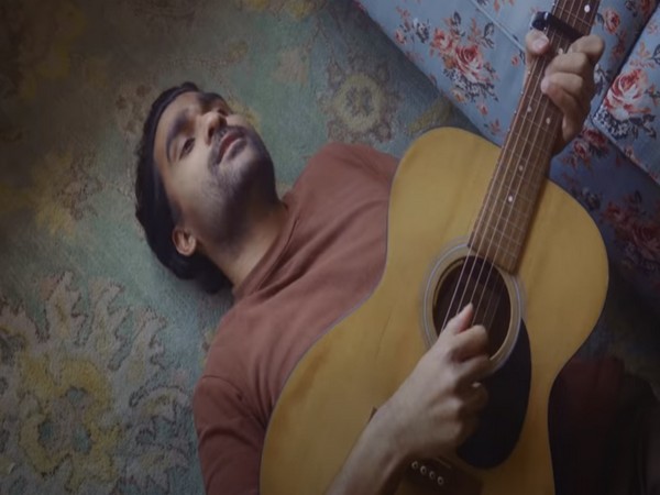 A still from the video of Prateek Kuhad's latest song 'Kasoor' (Image Source: YouTube)