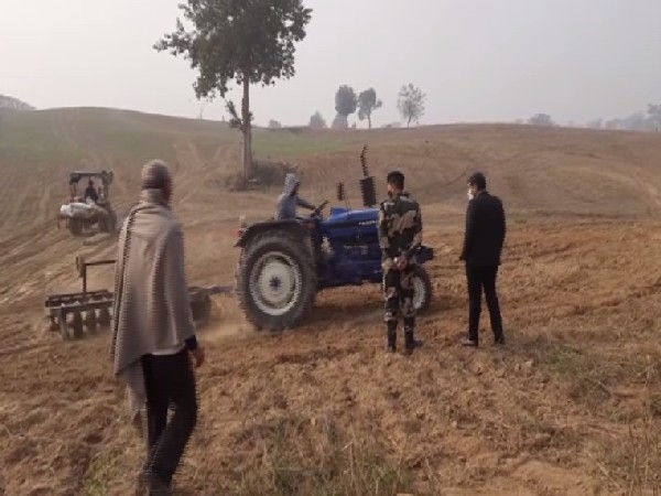 Farmers started cultivation on forward line of International border in J-K's Kathua district (Photo/ANI)
