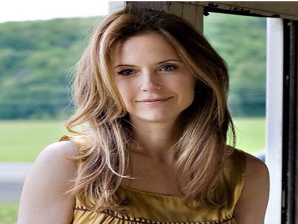 Late actor Kelly Preston (Image Source: Instagram)