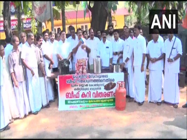 Visual from outside the Mukkam police station in Kerala's Kozhikode district, where Congress workers set up a stall to distribute beef on Tuesday. Photo/ANI