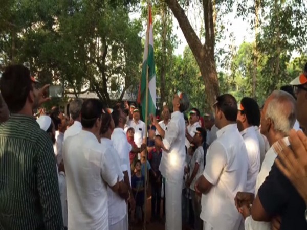Indian national flag unfurled at Kuttiady Juma Masjid in Kozhikode, Kerala on Sunday. Photo/ANI