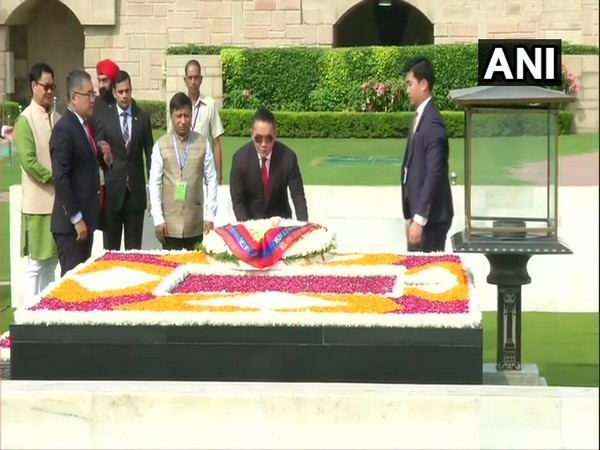 Mongolian President Khaltmaagiin Battulga pays tribute to Mahatma Gandhi