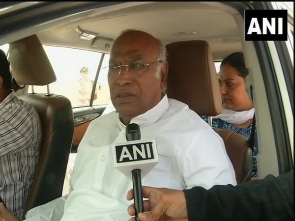 Senior Congress leader Mallikarjun Kharge (File photo)