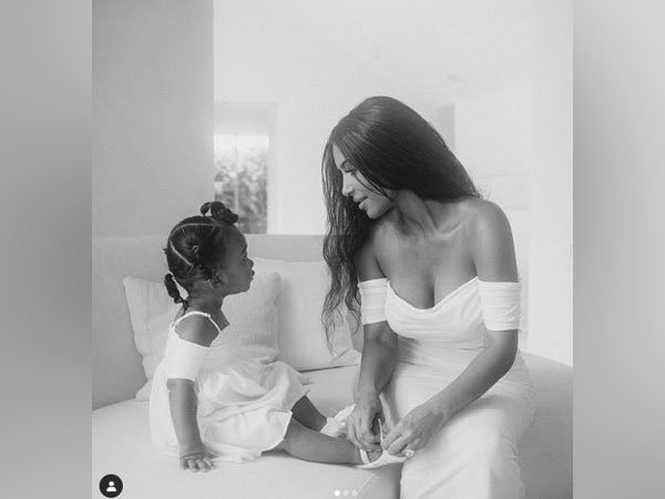 Kim Kardashian along with her 18 months daughter Chicago (Image courtesy: Instagram)