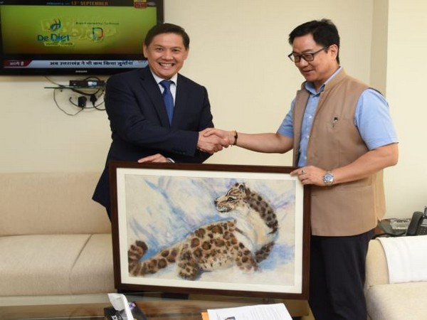 Union Youth Affairs and Sports Minister Kiren Rijiju (right) with Kyrgyz Republic Ambassador Asein Isaev (left) (Photo/ Kiren Rijiju Office) 
