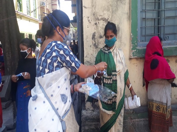 Shashi Panja distributes ration, face masks to Sonagachi sex workers