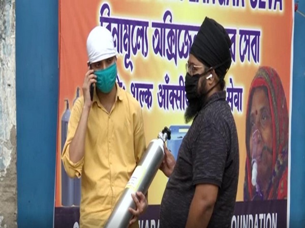 Visual of Oxygen Langar at Behala gurudwara in Kolkata. (Photo/ANI)