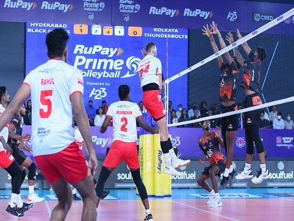 Kolkata Thunderbolts in action against Hyderabad Black Hawks (Image: Kolkata Thunderbolts)