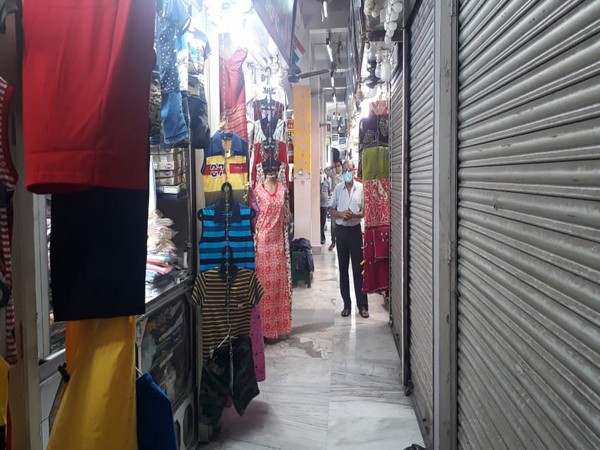 Shopping complexes remain deserted even after the relaxation in Kolkata, West Bengal. Photo/ANI