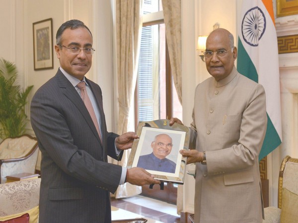 India's Ambassador to Israel Sanjeev Kumar Singla with President Ram Nath Kovind at Rashtrapati Bhavan (Picture Credit: President of India/Twitter)