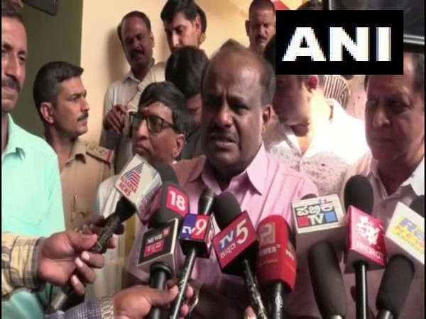 Janata Dal (Secular) leader HD Kumaraswamy speaking to reporters in Chikmagalur on Monday. Photo/ANI