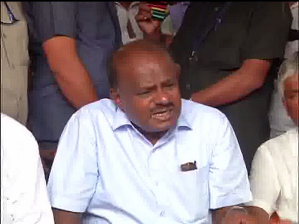 Karnataka Chief Minister HD Kumaraswamy speaking to media in Mandya on Tuesday (Photo/ANI) 