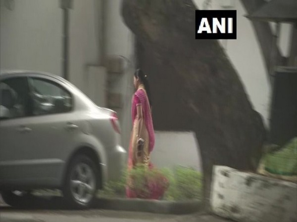 Rebel AAP MLA from Chandni Chowk, Alka Lamba meets Congress party's Interim President Sonia Gandhi, at 10 Janpath. [Photo/ANI]