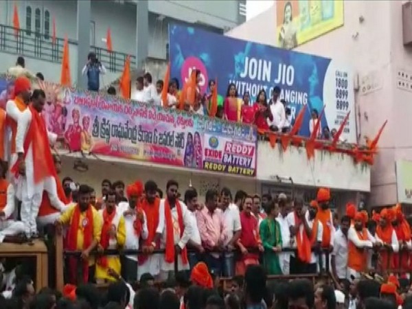 Visual from the auction of Laddu offered to Lord Ganesha in Balapur. Photo/ANI