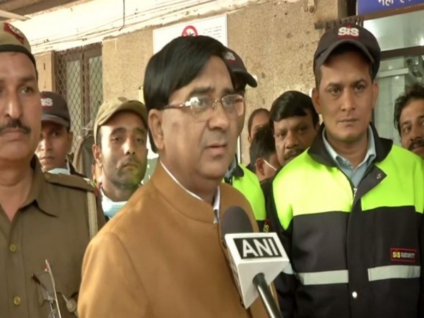 Head of Department (HoD) of the Accident and Emergency Wing Dr HR Singh speaking to ANI on Sunday. Photo/ANI