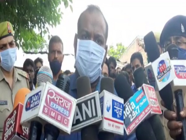 SP Satyendra Kumar Singh talking to reporters on Thursday. Photo/ANI