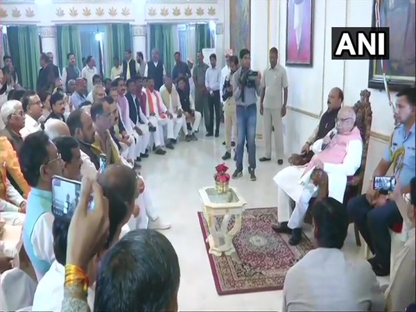 Madhya Pradesh Governor Lalji Tandon speaking to BJP MLAs in Bhopal on Monday. Photo/ANI