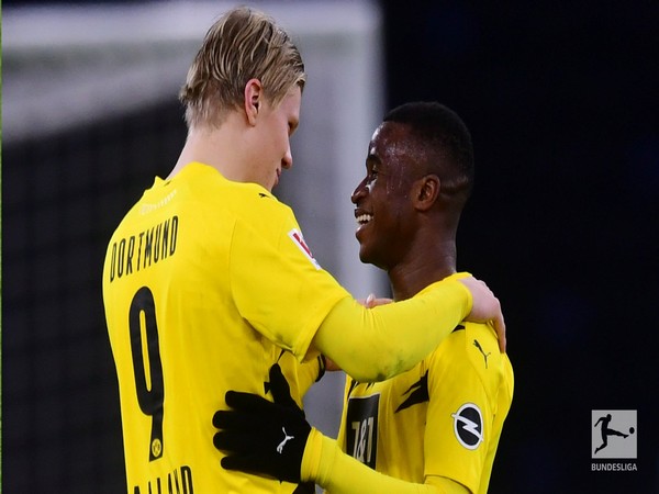 Borussia Dortmund strikers Erling Haaland and Youssoufa Moukoko (Photo/ Bundesliga Twitter)  