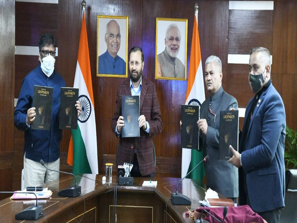 Union Minister of Environment, Forest & Climate Change, Prakash Javadekar releases the 