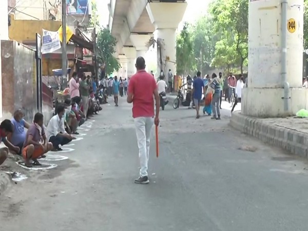 A visual from outside a liquor shop in Delhi on Tuesday. Photo/ANI