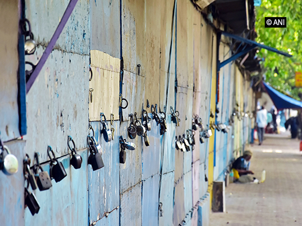 A view of a deserted street in West Bengal's Kolkata during the nation-wide lockdown imposed to contain COVID-19 cases. Photo/ANI