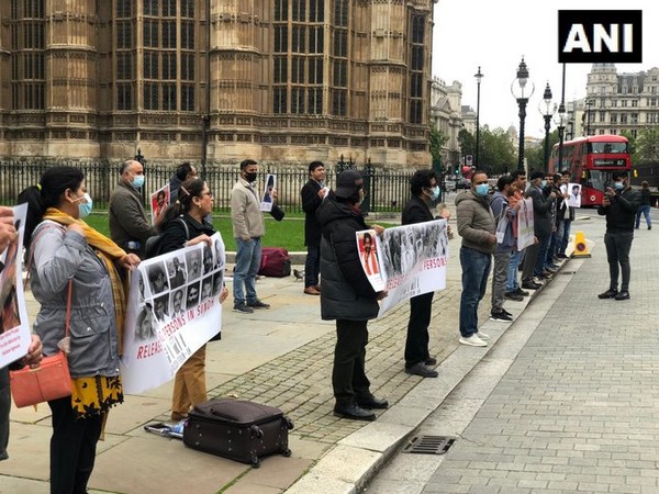 On the International Day of the Victims of Enforced Disappearances, the Sindhi Baloch Forum held a protest against the Pakistan government in front of the UK Parliament yesterday.