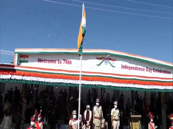  Lieutenant Governor of Ladakh hoisted the national flag at flag Polo Ground, Leh. (Photo/ANI)