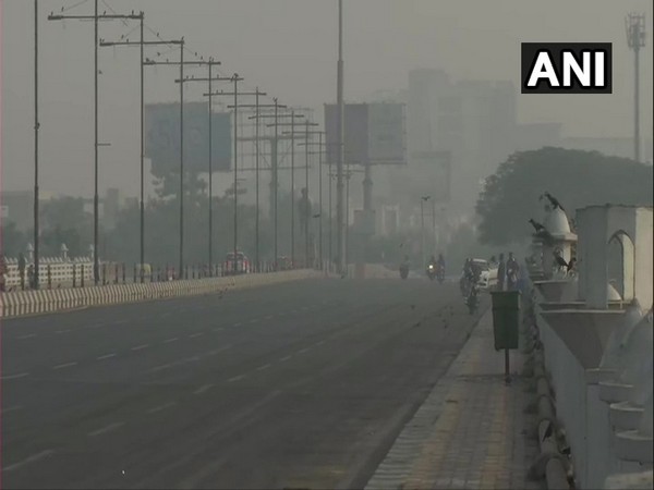 Lucknow reports poor visibility on Sunday morning as air quality deteriorates. (Photo/ANI)