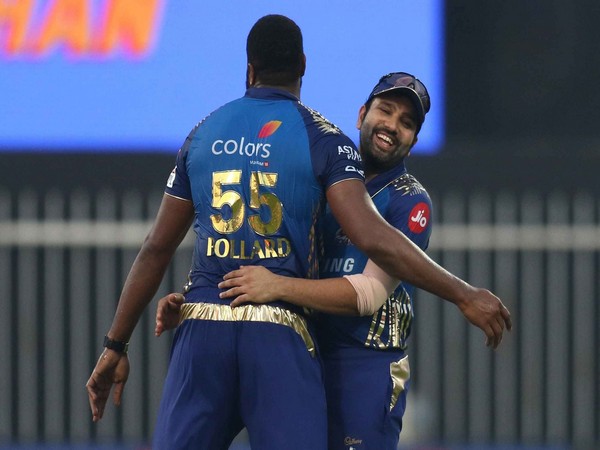 Rohit Sharma with Kieron Pollard (Photo/ iplt20.com) 
