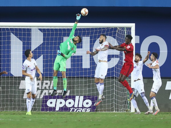 CFC goalkeeper made some spectacular saves to keep the NEUFC forwards at bay during ISL 7 match at the Tilak Maidan Stadium in Vasco on Sunday. (Photo/ ISL)