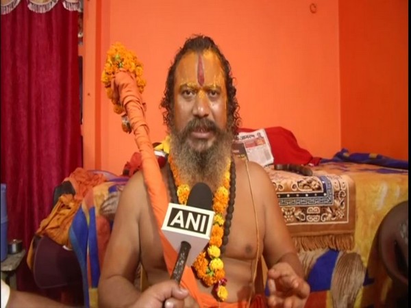 Mahant Paramhans Das speaks to ANI in Ayodhya on Thursday. [Photo/ANI]