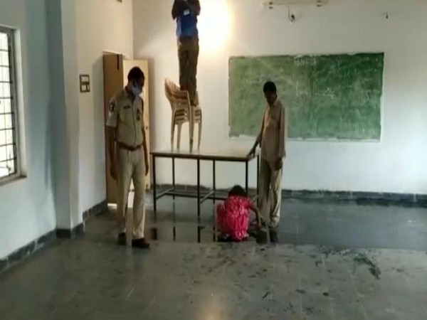 Minor girl working in the presence of constables causes concern, police orders inquiry. [Photo/ANI]