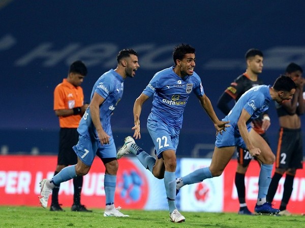 Mumbai City FC players celebrate after reaching the ISL final (Image: ISL)