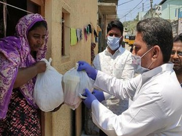 AIMIM MLA Kausar Mohiuddin visited areas in Karwan constituency which were most affected by the lockdown and distributed ration.