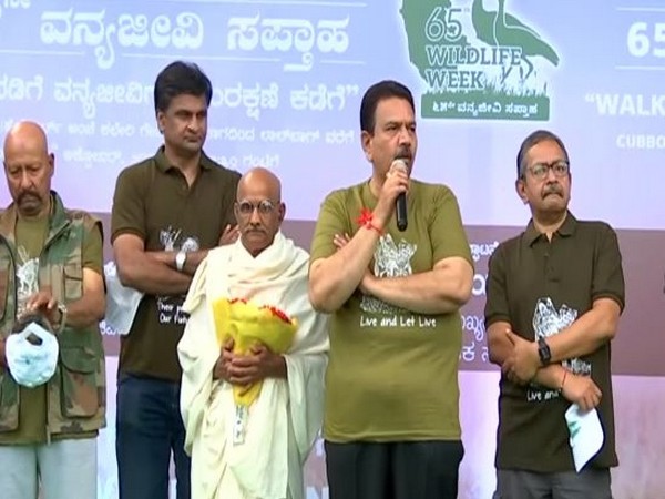 Syed Kirmani, Javagal Srinath and Roger Binny