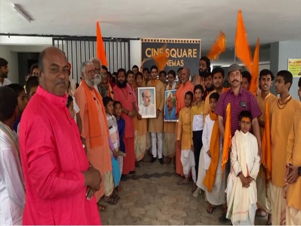 Special screening of 'The Kashmir Files' for saints in Indore (Photo/ANI)