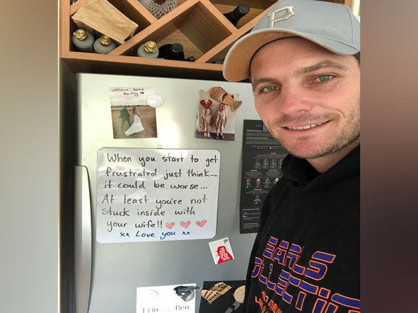 Mitchell McClenaghan with a note from his wife. (Photo/Mitchell McClenaghan Twitter)