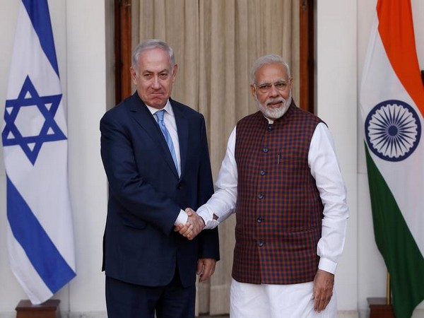 Prime Minister Narendra Modi (R) and Israeli counterpart Benjamin Netanyahu (L) [File Photo]