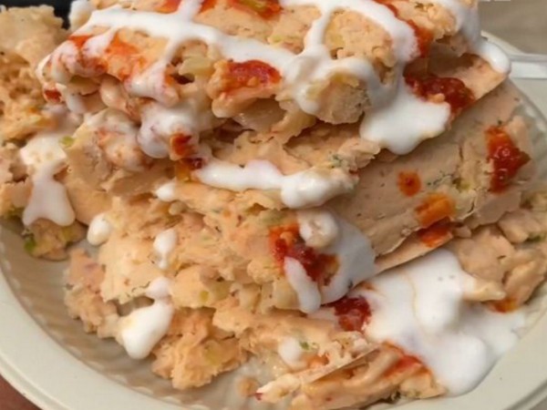 Momos-ice cream roll (Image source: Instagram)