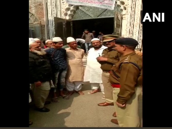 Delhi Police meet clerics in North-East Delhi. Photo/ANI