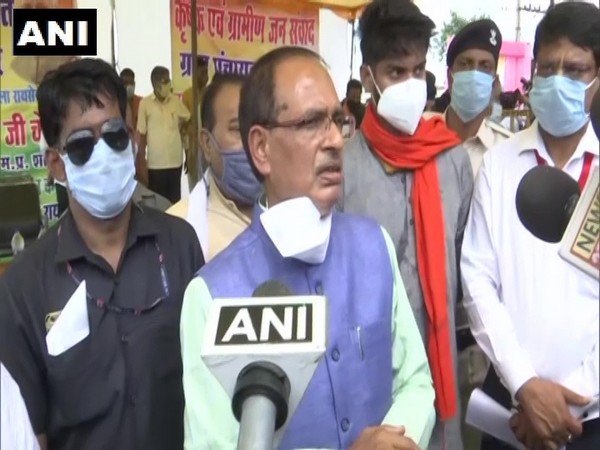 Madhya Pradesh Chief Minister Shivraj Singh Chouhan speaking to media in Raisen district on Friday. (Photo/ANI)