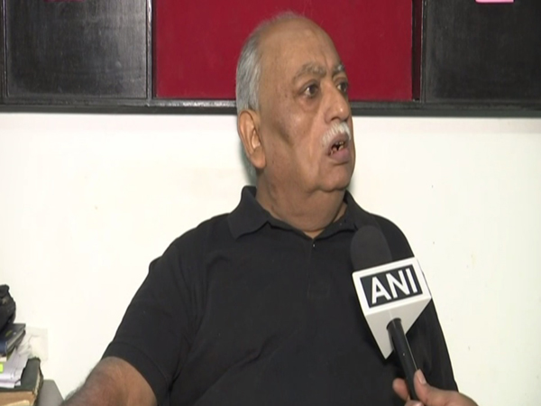 Munawwar Rana speaking to ANI on Friday