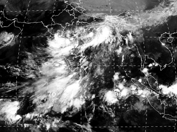 Severe thunderstorm over Mumbai and around as indicated by radar images and latest satellite image.