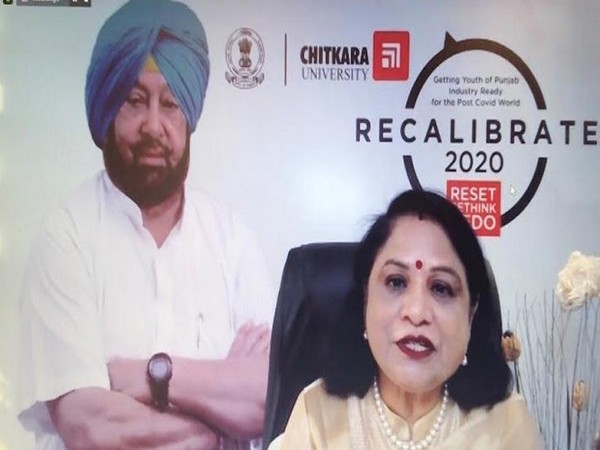 Dr Madhu Chitkara addressing the industry professionals in Round Table Discussion 