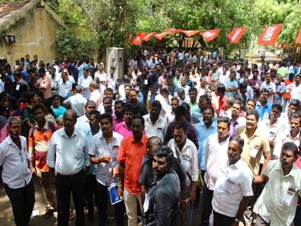 SRMU conducts demonstartion at Madurai railway junction
