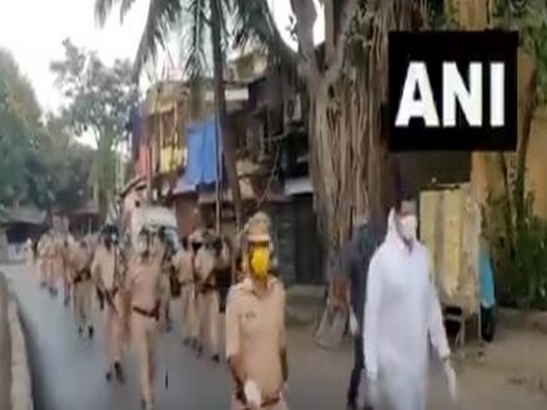 Maharashtra Police holding flag march on Saturday in Malad West. Photo/ANI