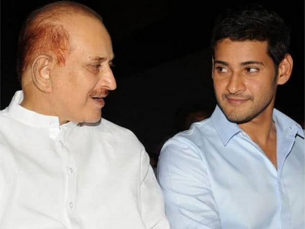 Mahesh Babu with father Krishna (Source: Twitter)