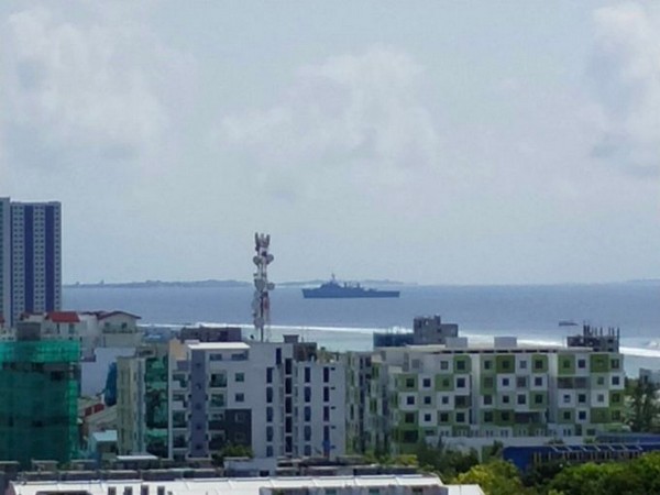 INS Jalashwa approaching Male port (Picture tweeted by High Commission of India in Maldives)