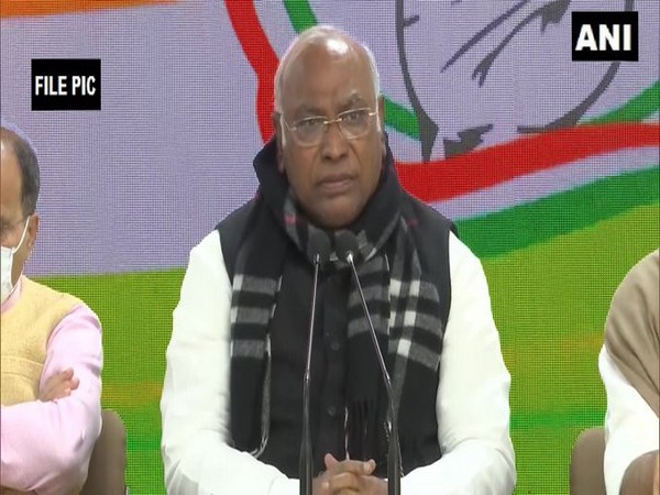 Senior Congress leader Mallikarjun Kharge